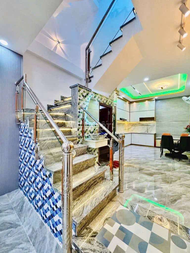 4 x 18mm 3th floor 5 bedroom 5 air conditioning.