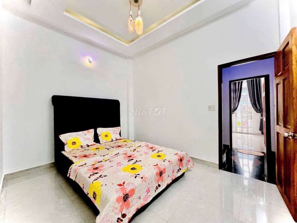 4 x 18mm 3th floor 5 bedroom 5 air conditioning.