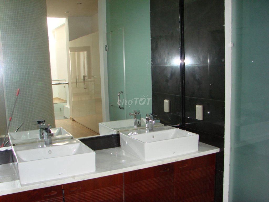 An Phú, District 2, nice clean house, secure area.