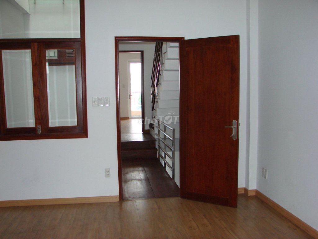 An Phú, District 2, nice clean house, secure area.