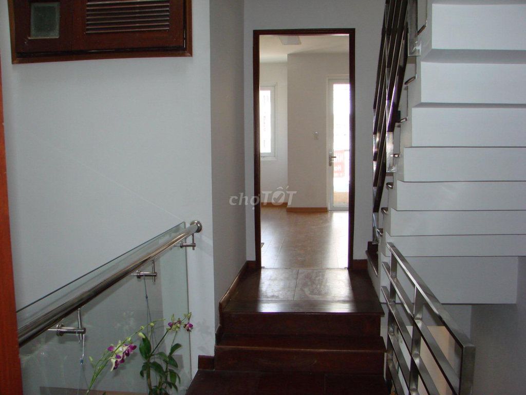 An Phú, District 2, nice clean house, secure area.