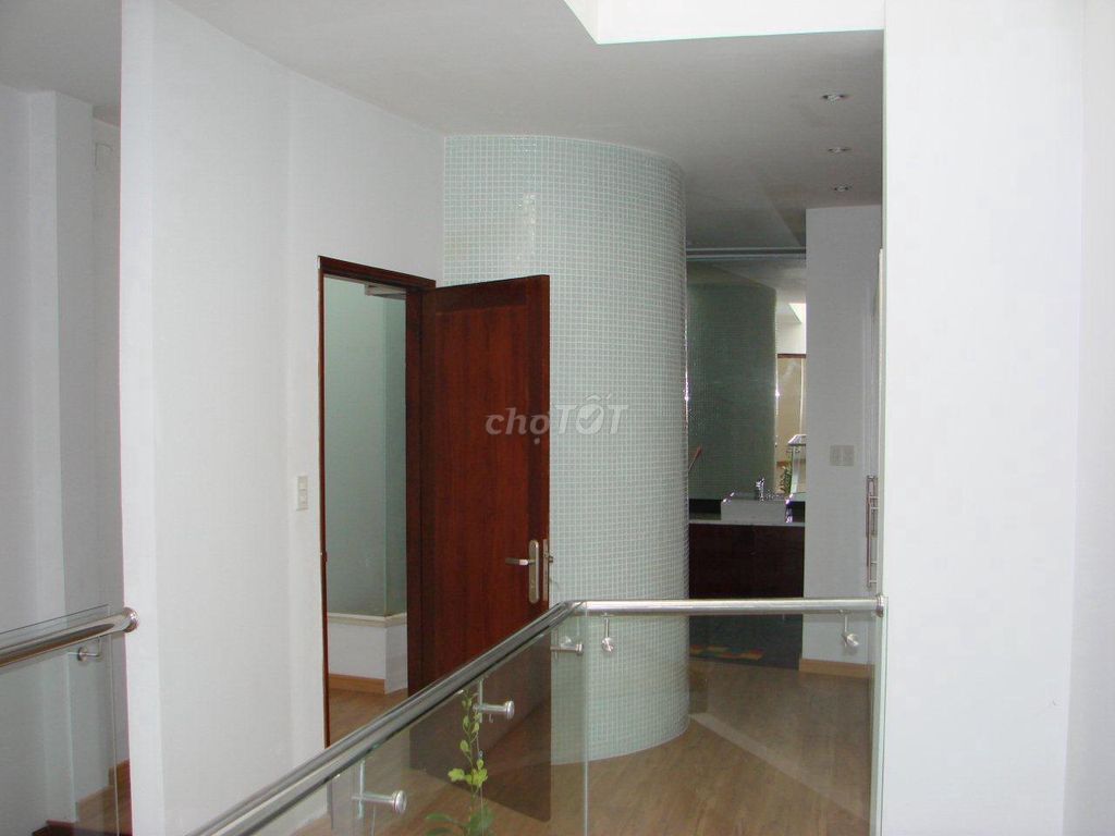 An Phú, District 2, nice clean house, secure area.