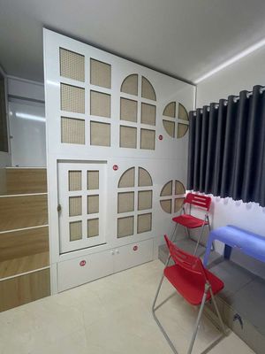 The Sleepbox dorm near the Black House, which is 1 million.