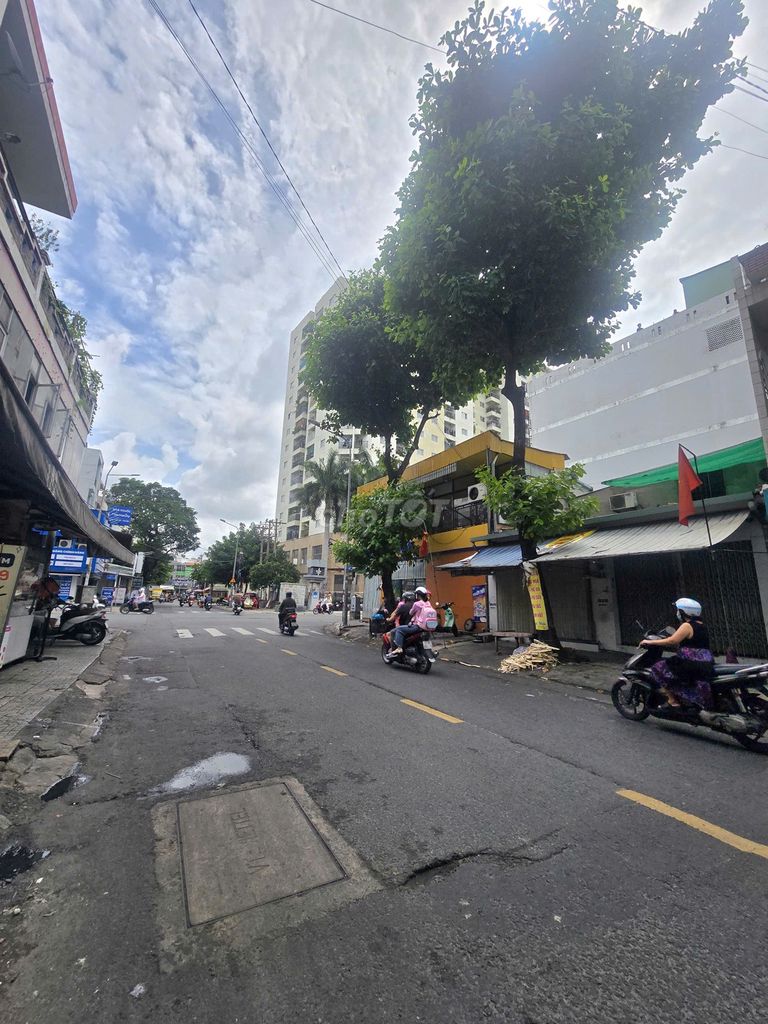 Rent a 1.q0-point 4 x22-to-1 3 bedroom 2 toilet-spot.