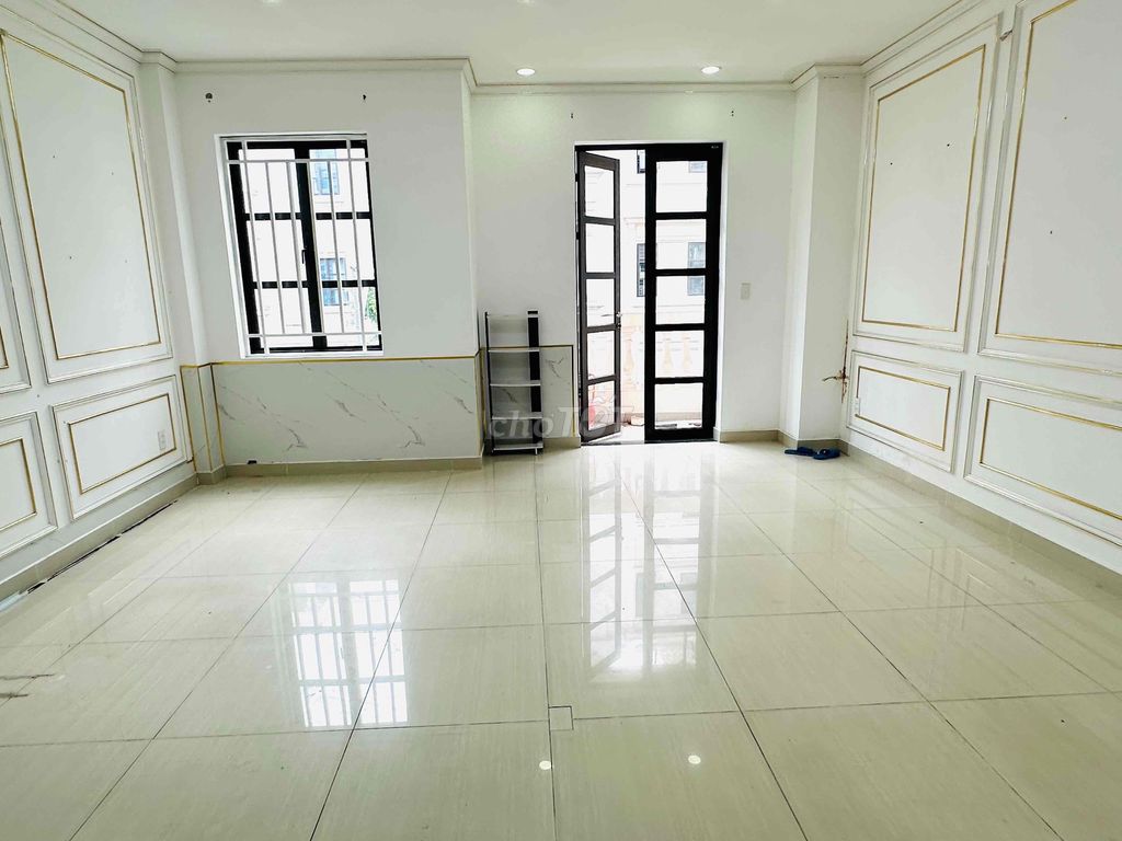 Rent Cityland Street a four-story vault. The air conditioning is only 43 million.