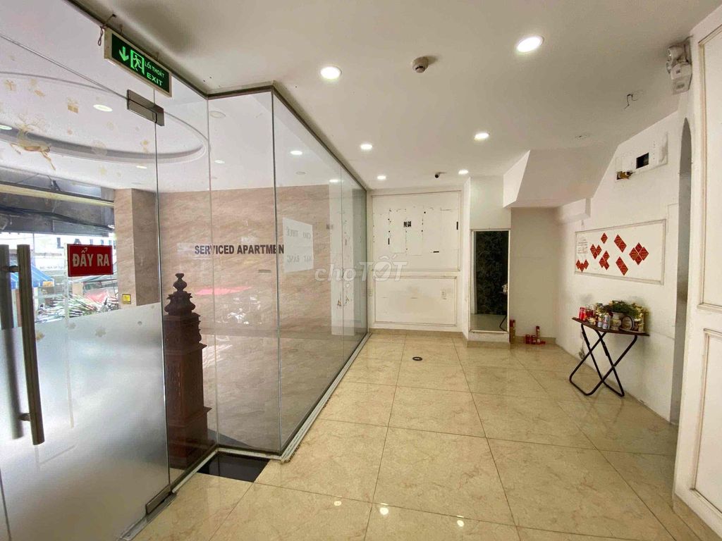 Rent a four-story 5-26 million Cách Mạng Tháng 8 district 3.