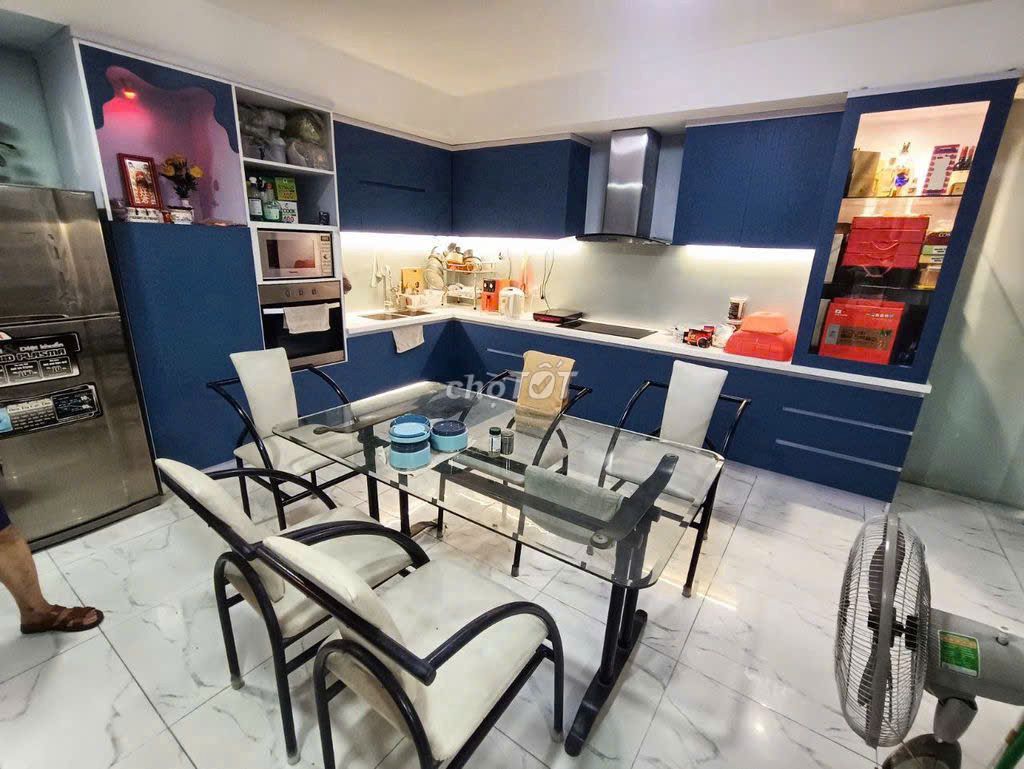 Rent an alley house at T3_6 x14 m_2 floor st, full interior.