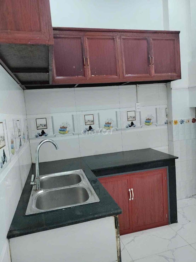 The tx21s near the invented market. Two bedrooms, two bathrooms. Security.