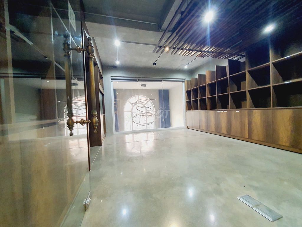 Hồ Văn Huê_7 x 20 meters, 4 floor ground vault, elevator