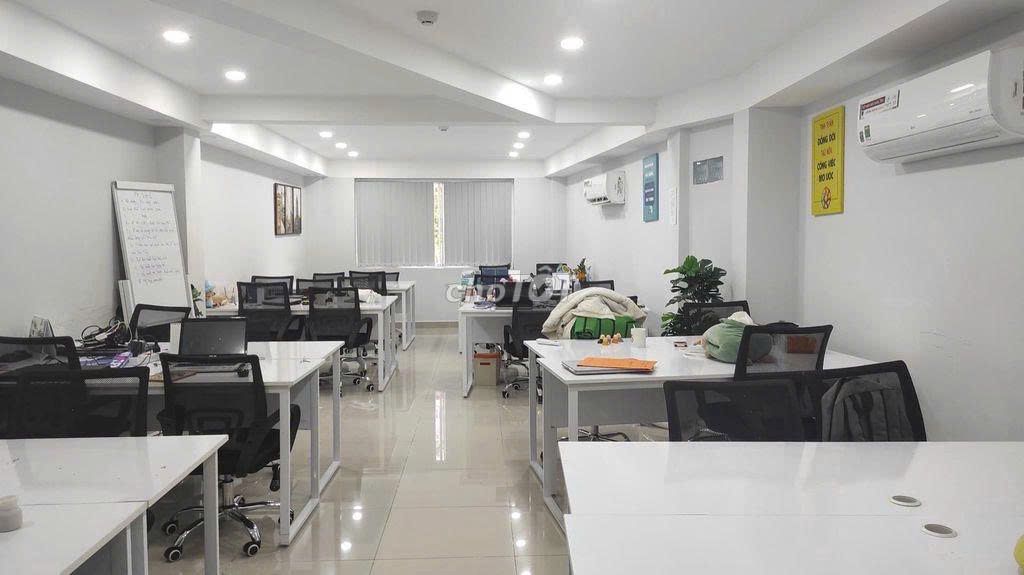 Front Hoa Lan_Q. Bedroom 4 x18 m_3 floors, beautiful New House.