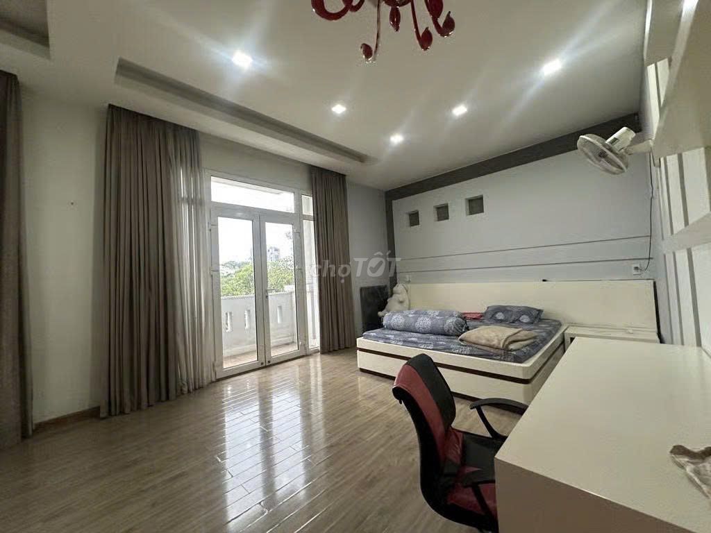 Rent a villa. 1.Trường Sa qbt 10 X18 M M M M M M M M M M M M M M M M M 2 floor for 68 million