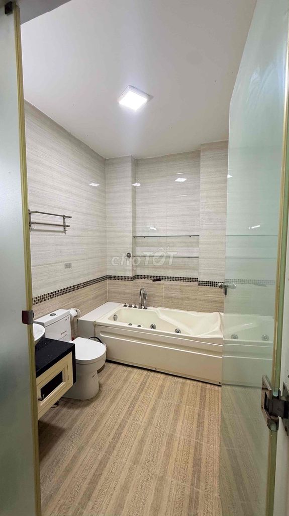 Rent for Bình Phú, 010, District 6, 4 x18 meters, 5 rooms