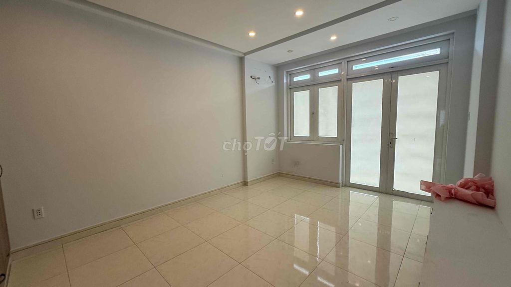 Rent for Bình Phú, 010, District 6, 4 x18 meters, 5 rooms