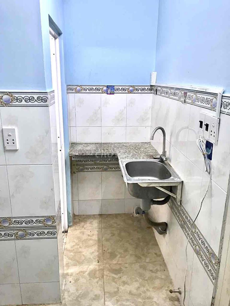 The owner rented the original house in the Phan Văn Trị block