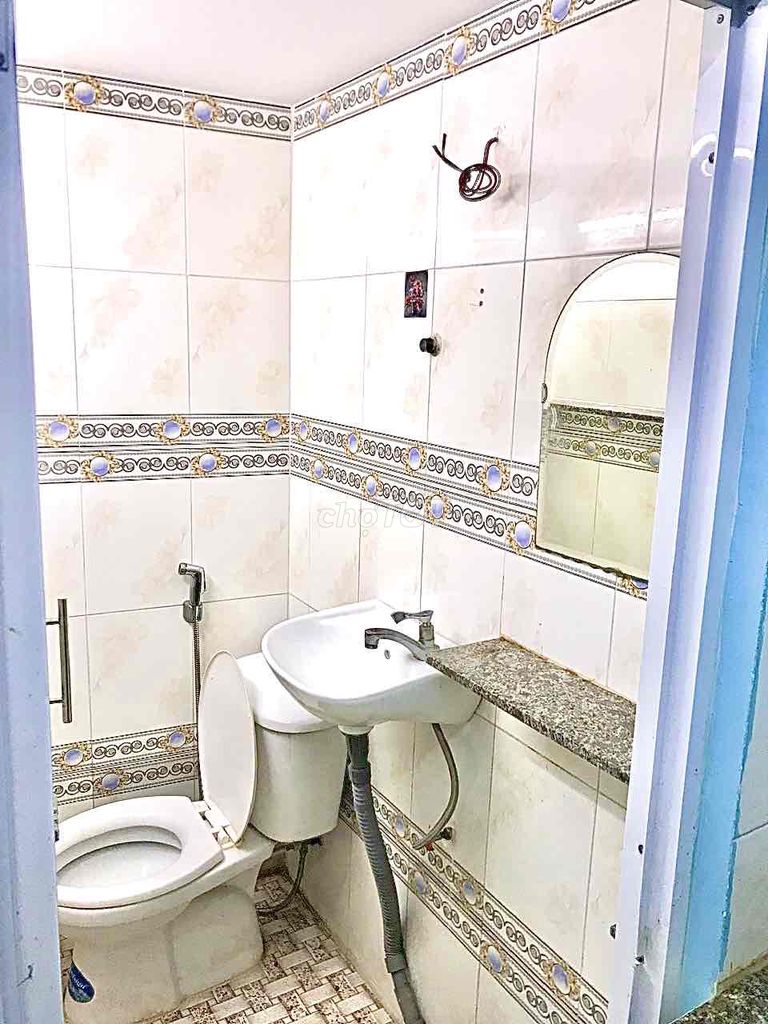 The owner rented the original house in the Phan Văn Trị block
