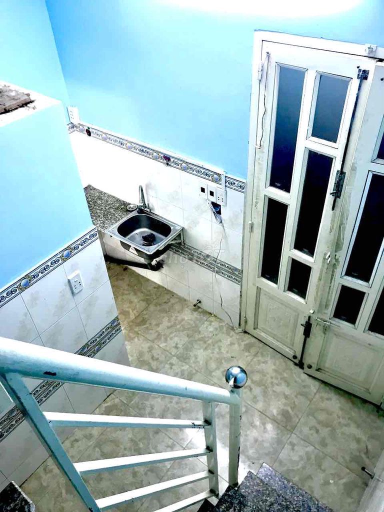 The owner rented the original house in the Phan Văn Trị block
