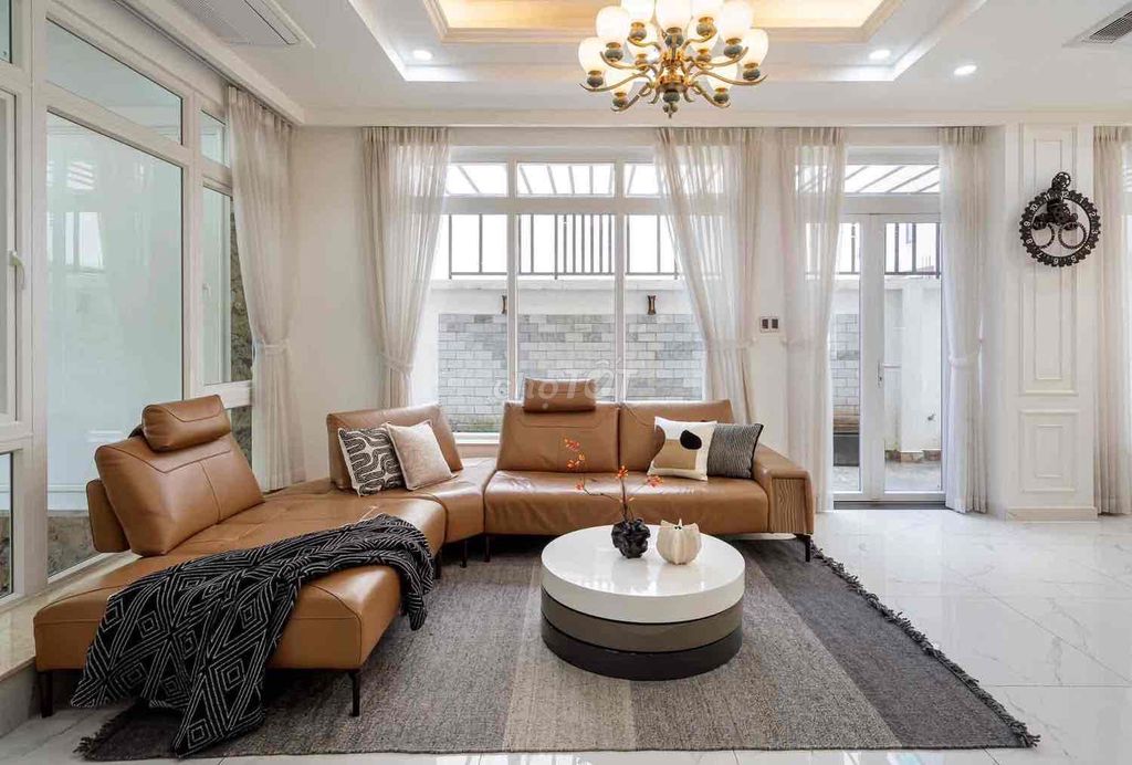 Rent a two-sided mansion, Trần Ngọc Diện, Thảo Điền, District 2.