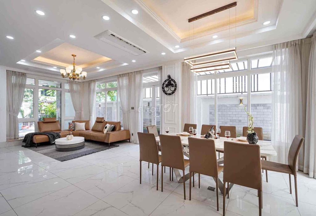 Rent a two-sided mansion, Trần Ngọc Diện, Thảo Điền, District 2.