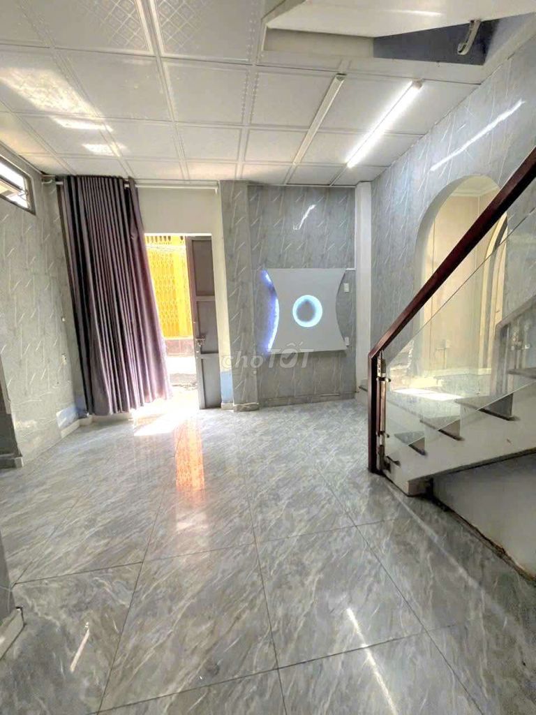 Y bridge, 5 X16, 1st floor 1st floor, 2 bedrooms 2 toilets