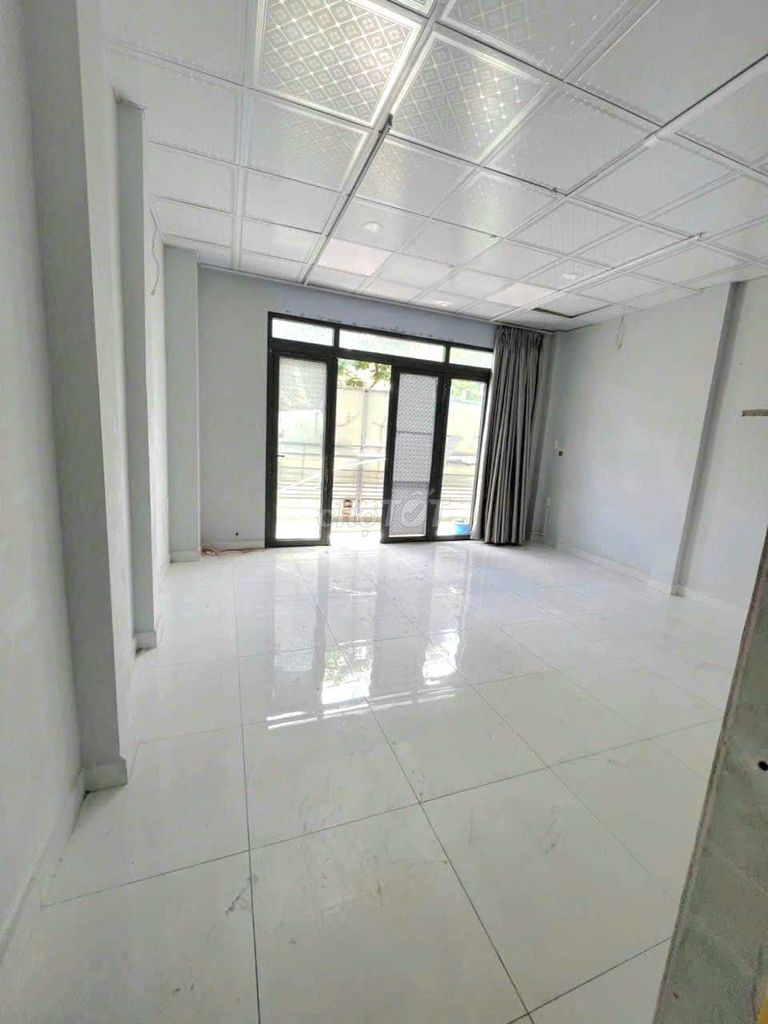 Y bridge, 5 X16, 1st floor 1st floor, 2 bedrooms 2 toilets