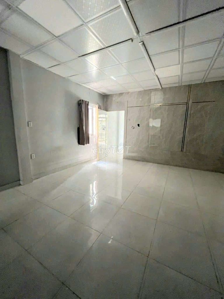 Y bridge, 5 X16, 1st floor 1st floor, 2 bedrooms 2 toilets