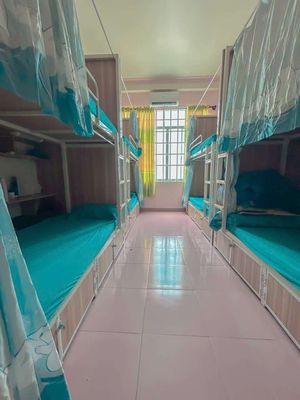 The Lê Văn Việt comfortable hostel, 1 million4 dollars.