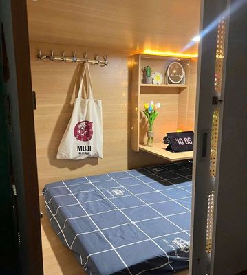 The Lê Văn Việt comfortable hostel, 1 million4 dollars.