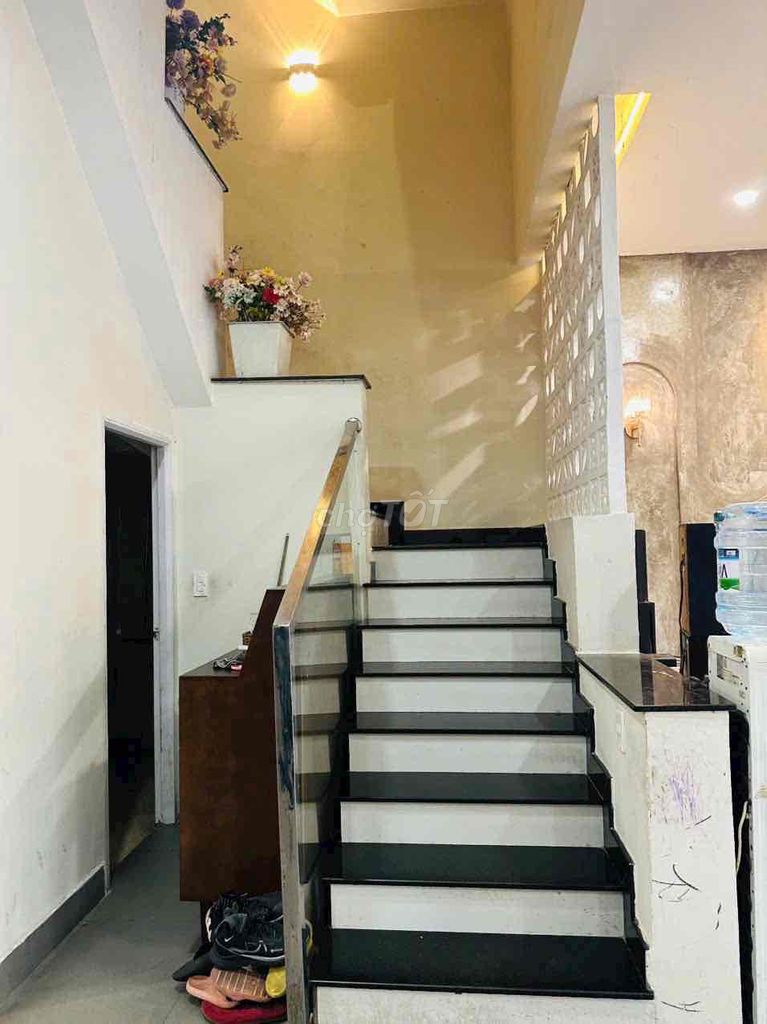 Renting Kadc Liên Phường near Global City at 35 million a month.