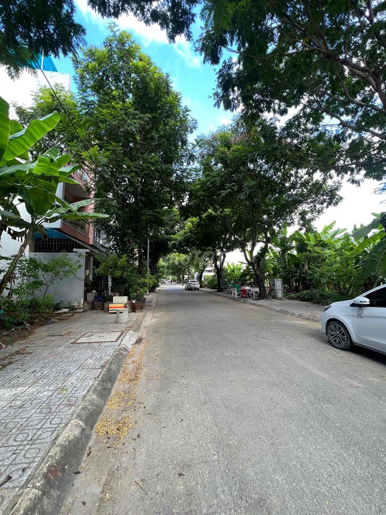 Renting Kadc Liên Phường near Global City at 35 million a month.