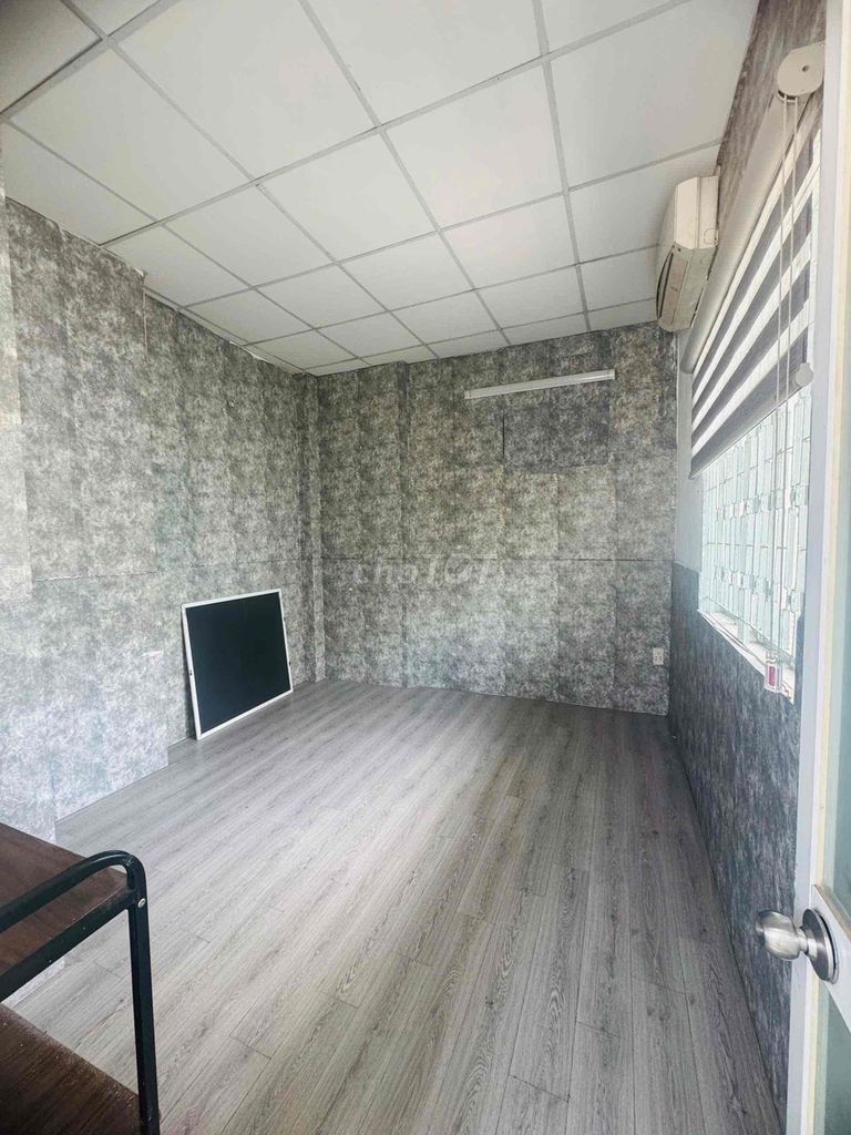 The original apartment is two bedrooms, two balconys, two floors, 1st floor at Tân Định District 1.