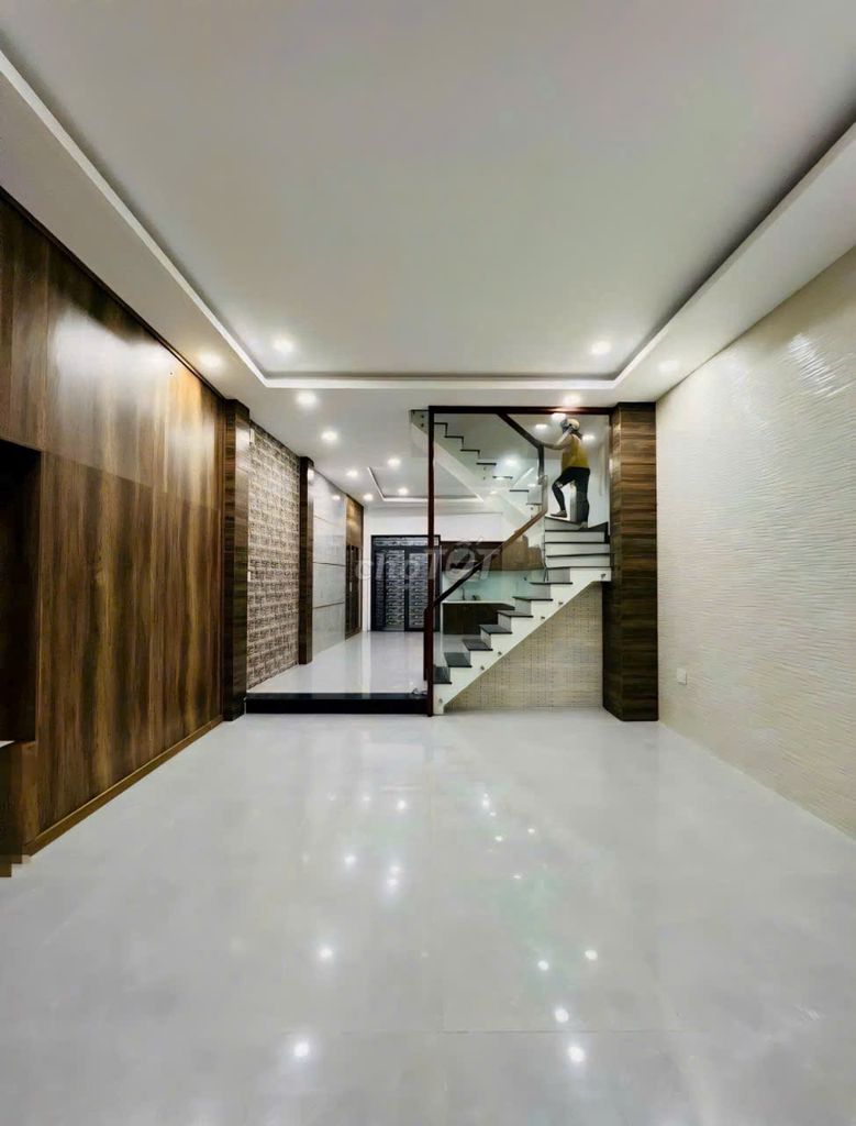 Need to rent a house of 1.25 B.Q.0.11 Q.Gò Vấp near the Middle Light.