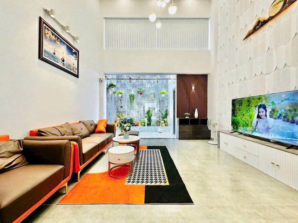 Rent an alleyhouse 89/6 A Nguyễn Hồng Đào-714 Q.Tân Bình with an elevator.