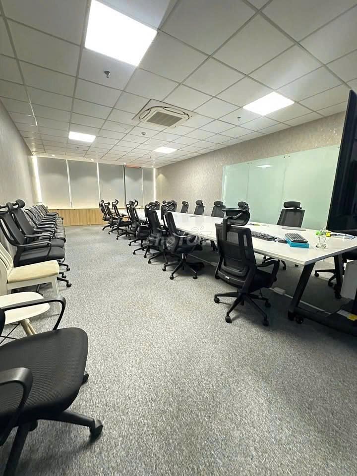 Rent a parking structure on the LM 10 - 6 X25 M, six-story vault, elevator, pccc