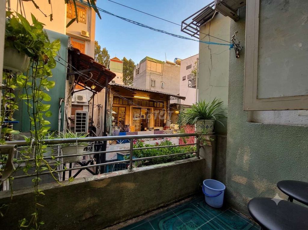 Two bedrooms, two vintage toilets in Trường Sa, near the South Side Bridge, uef, Red Eagle.
