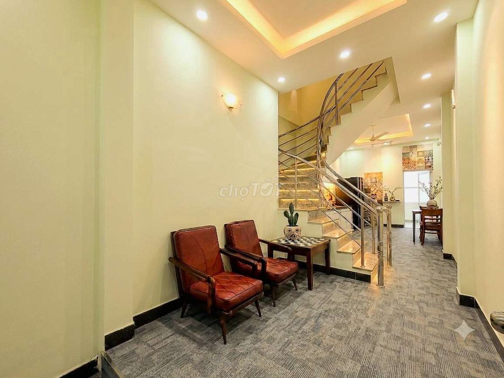 Two bedrooms, two vintage toilets in Trường Sa, near the South Side Bridge, uef, Red Eagle.