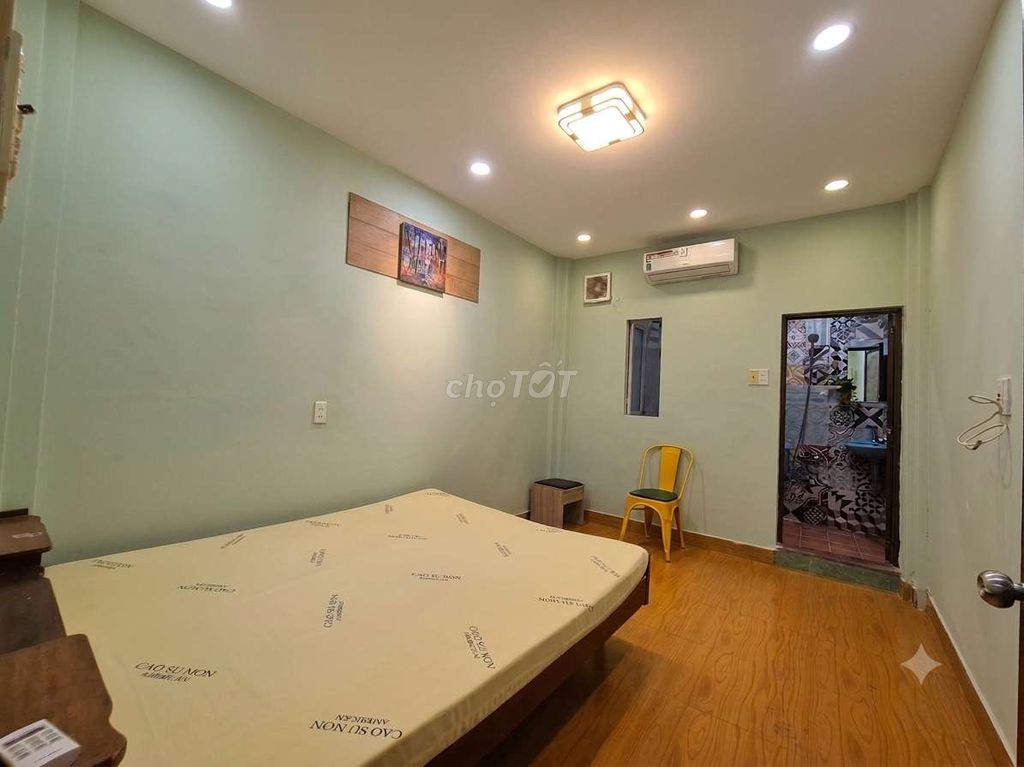 Two bedrooms, two vintage toilets in Trường Sa, near the South Side Bridge, uef, Red Eagle.