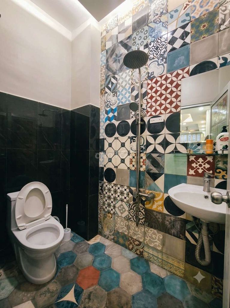 Two bedrooms, two vintage toilets in Trường Sa, near the South Side Bridge, uef, Red Eagle.