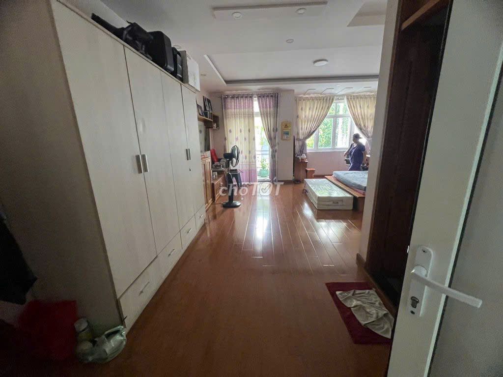 rented Trương Công Định car alleys_8 x20_2 rooms wide.
