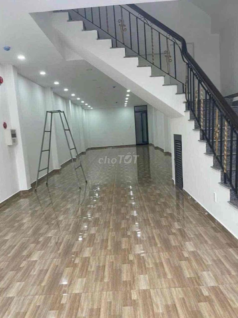 Rent a Hoàng Quốc Việt 5th floor cash house (5 x34)