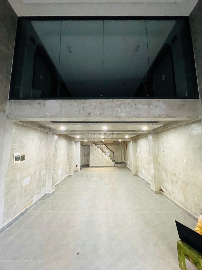 Rent a Trịnh Văn Cấn District 1 4 X18 M NM 3 floors for 50 million