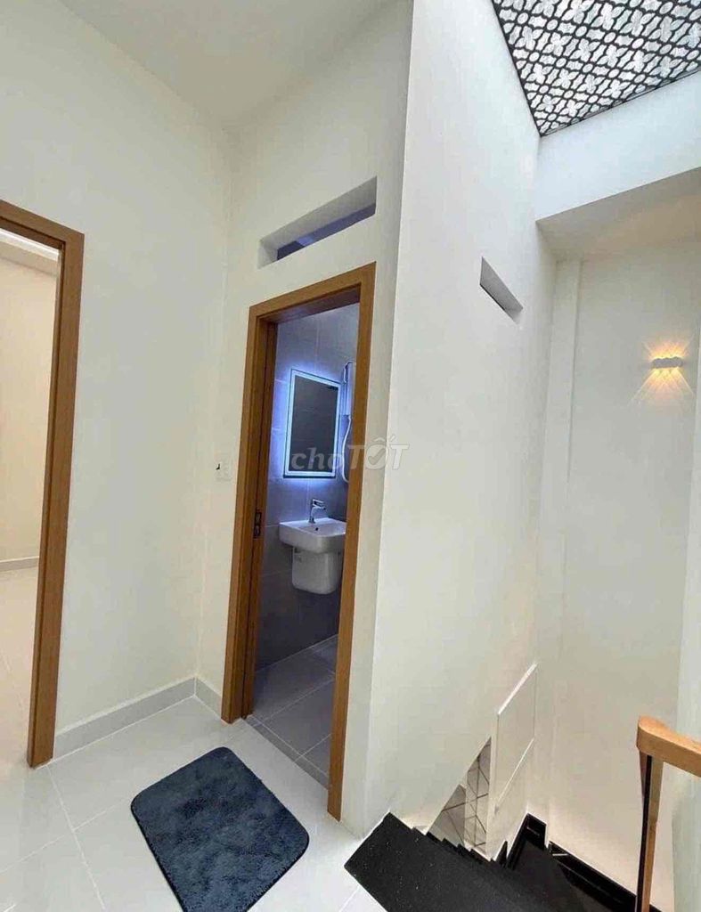 Hall 6 m Tân Hương, 2 panels, 4 x 18 meters, 3 bedrooms, 3 toilets