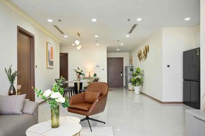Three bedrooms are good for renting the corner at Feliz.