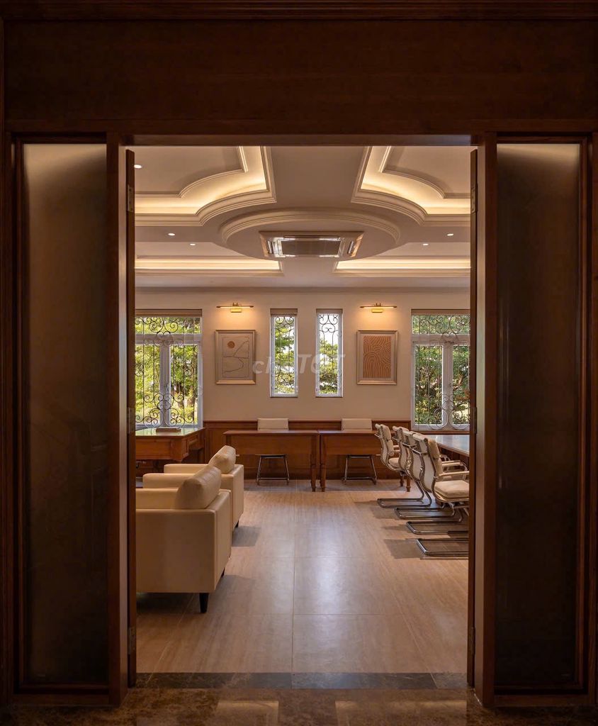Rent the villa 302 Trương Văn Bang District 2 - 650 M2, tunnel, elevator, full interior