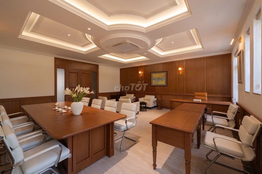 Rent the villa 302 Trương Văn Bang District 2 - 650 M2, tunnel, elevator, full interior