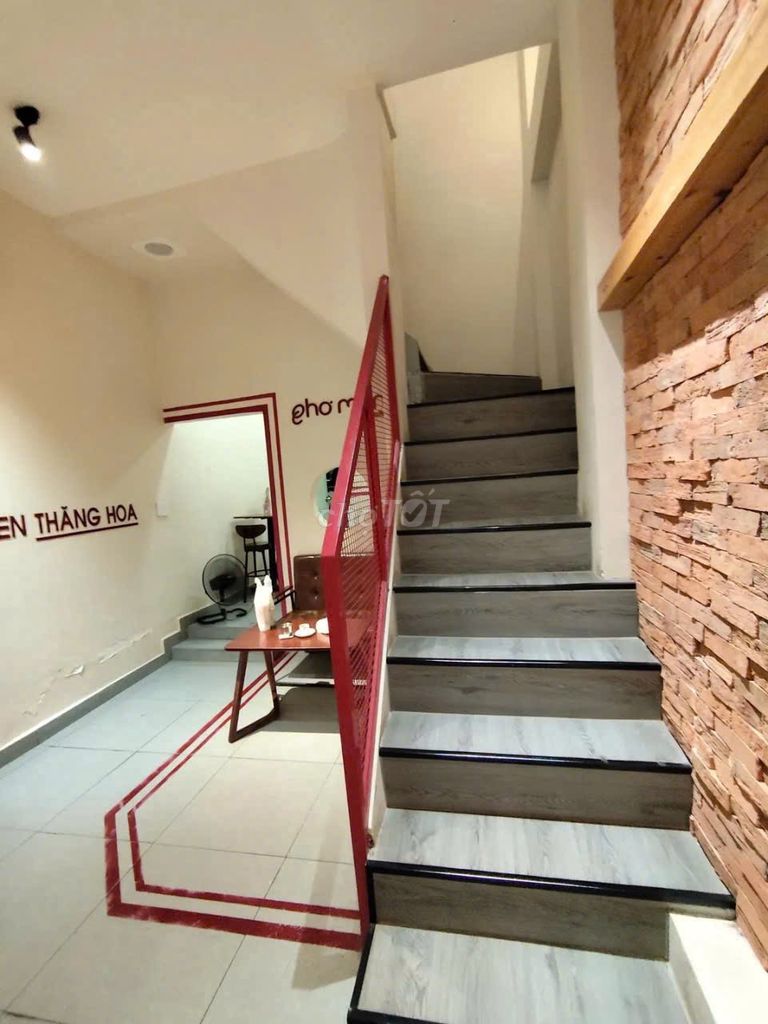 Rent an area:3 X17 M, Nguyễn Thị Minh Khai, 187 Đa Kao, District 1