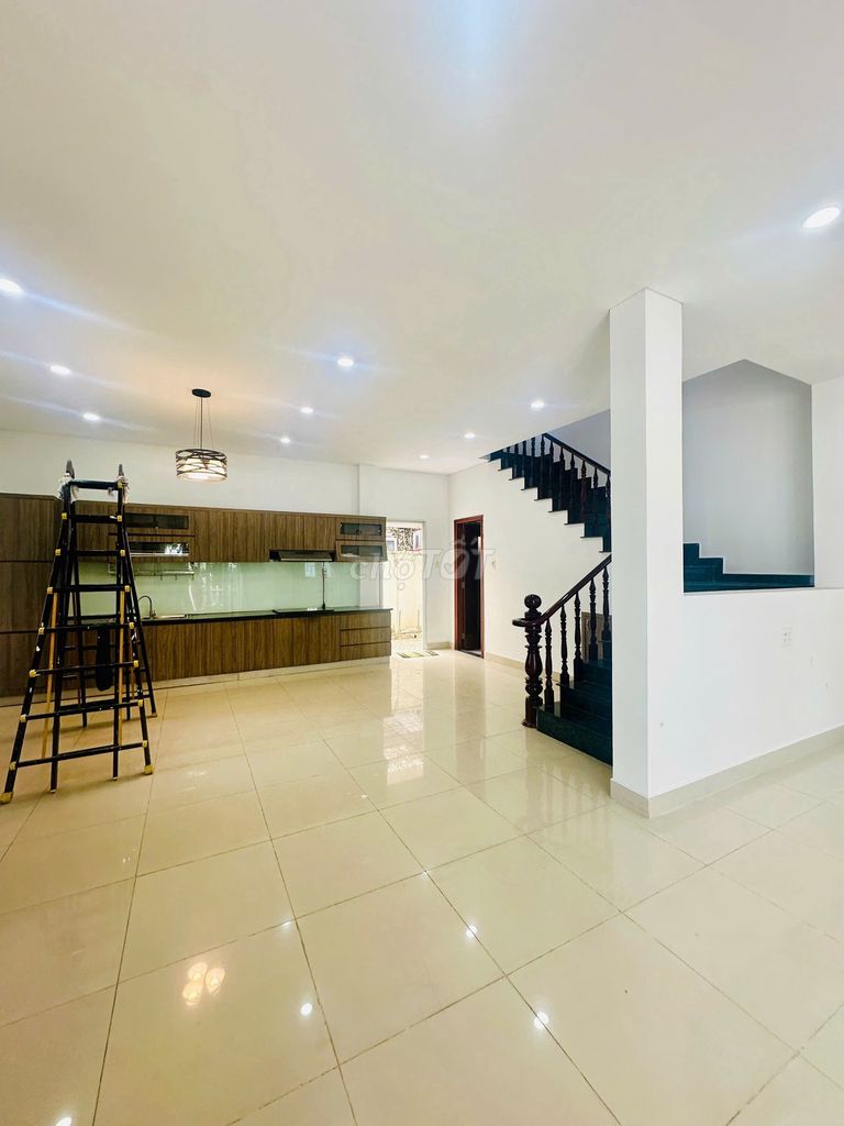 Mega Ruby street nice to fill - 11 X15 M - basic four bedroom interior - do cty