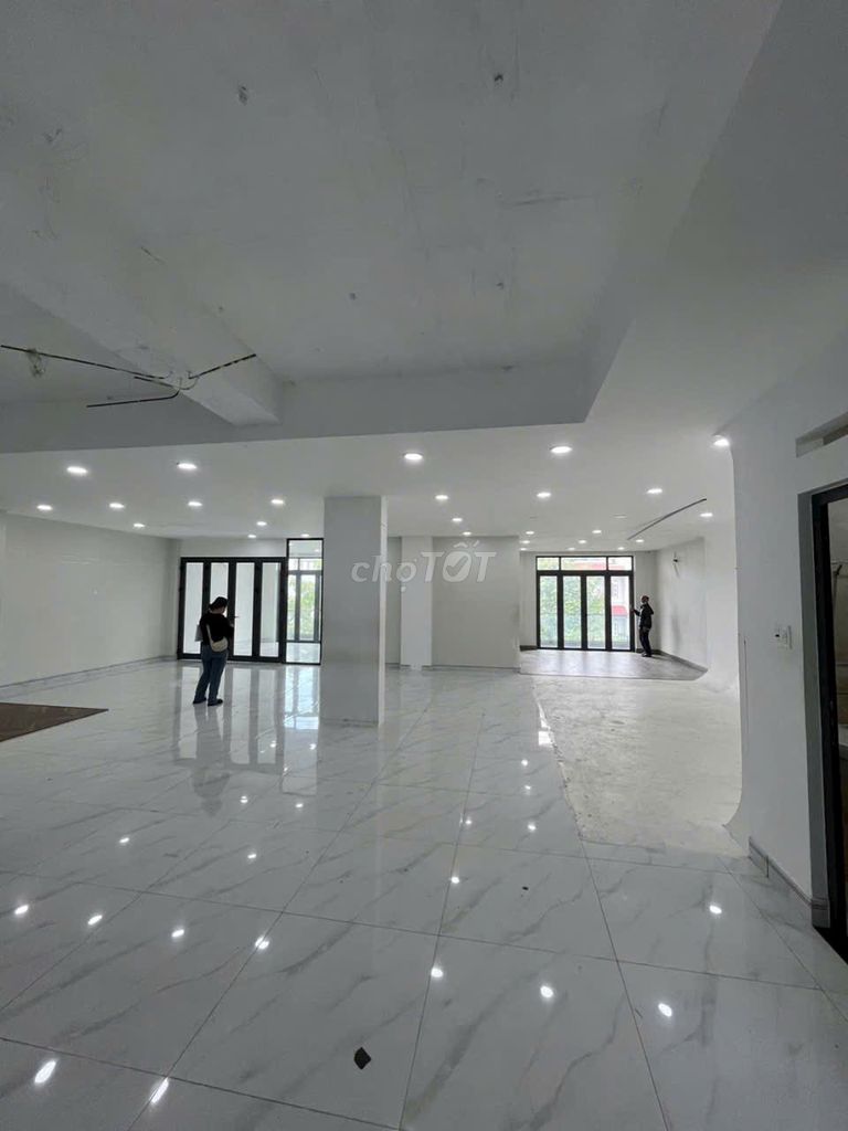 Nice house. Double Tên Lửa. Full interior. 8 x25 meters 3 floors.