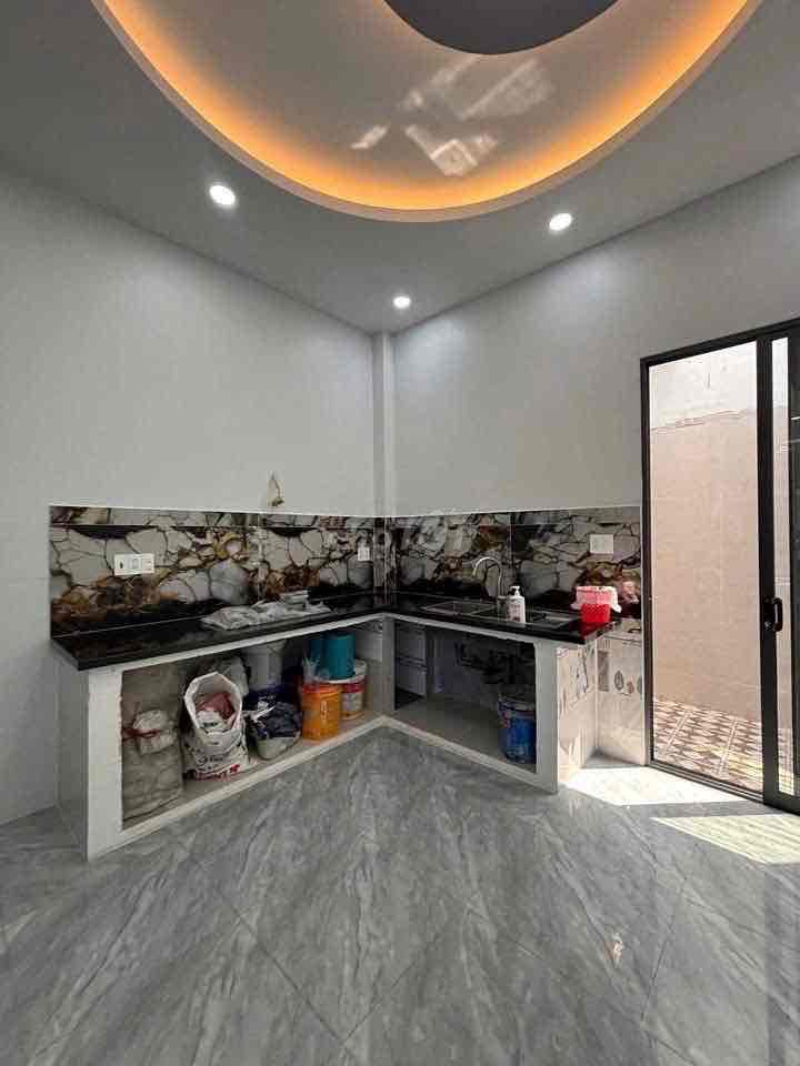 6 meters Tô Hiệu, 2 floors, 4 x 16 meters, 3 bedrooms, 3 toilets, High Court