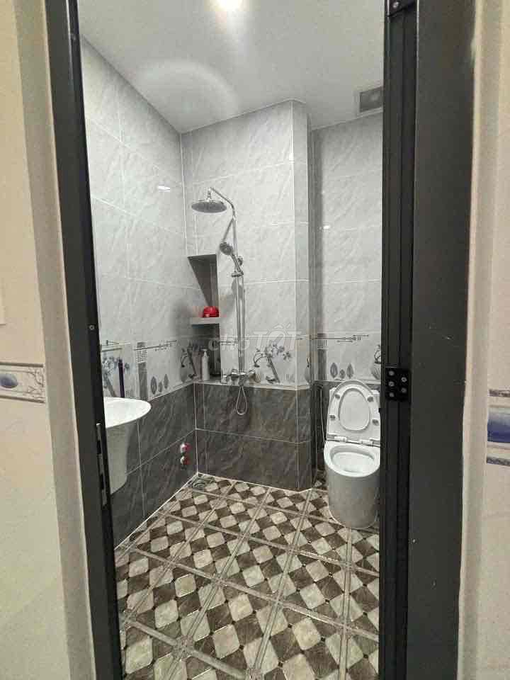 6 meters Tô Hiệu, 2 floors, 4 x 16 meters, 3 bedrooms, 3 toilets, High Court