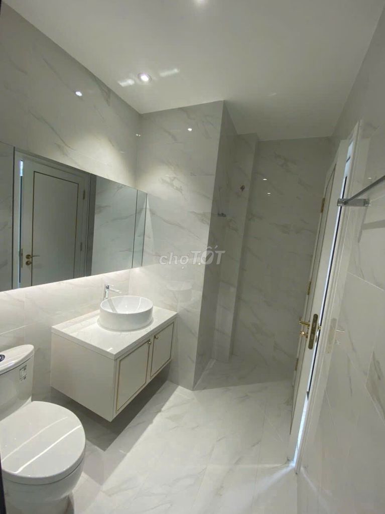 The angle varosa beautiful fills - full high-level furniture - has been nice 24/7 security, 5 bedrooms
